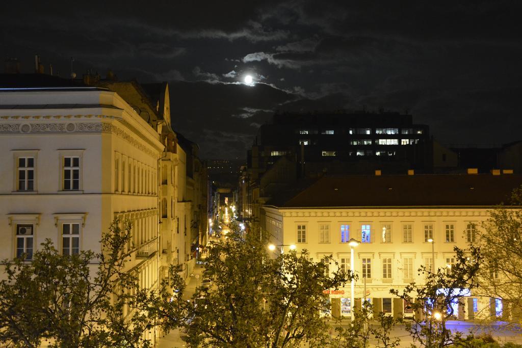 The Address Budapest Exterior photo